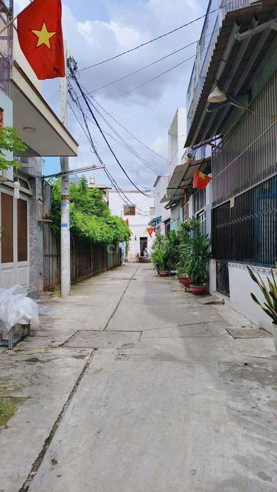 CHO THUÊ NHÀ GẦN NGÃ TƯ BỐN XÃ.