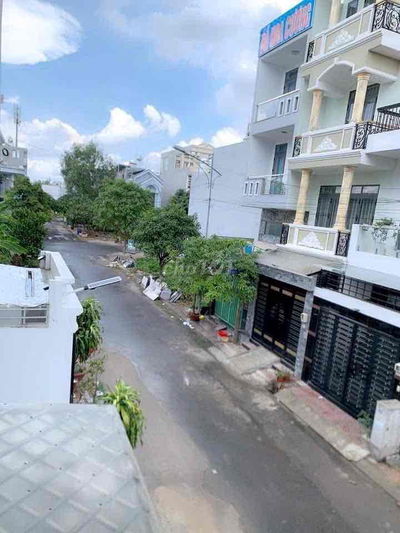 Nhà 2 mặt tiền đường số -  xe tải thông - Lê Văn Việt - Ngay Vincom