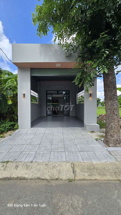 Nhà Gát Lững 4x18 Mặt Tiền Đường Nhựa,có cây xanh công viên thoáng mát
