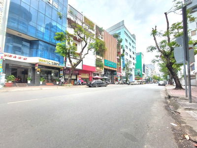 Nhà 5 tầng MTKD khu dich vu thẩm mỹ cao cấp  Cao Thắng, P12, Q10.