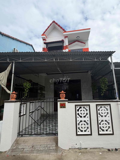 NHÀ THANH HÀ 3 PHÒNG NGỦ 2 WC GẦN PHỐ