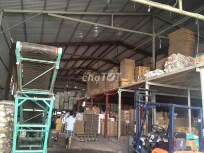 cho thuê kho xưởng 800m2 trần cao 7-8m