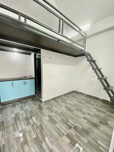 PHÒNG TRỌ CÓ GÁC BAN CÔNG THOÁNG MÁT NGAY NGUYỄN OANH