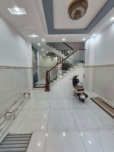 CHO THUÊ NHÀ 5X13M 4 LẦU 5PN MỚI 100% Y HÌNH HXT LÊ TRỌNG TẤN