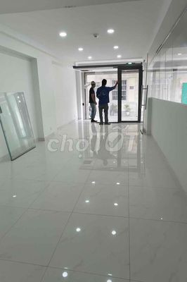 CHO THUÊ MẶT BẰNG TẦNG 1 DIỆN TÍCH LỚN, SÁT BIỂN NGUYỄN TẤT THÀNH