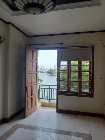 Bán nhà mặt phố Mai Anh Tuấn – View hồ Hoàng Cầu – Vỉa hè rộng