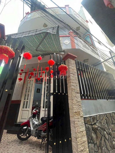 62,8m2 đất - kết cấu 4 tầng BTCT - 5PN - Vị trí gần MT