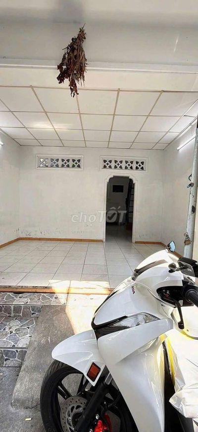 Cho thuê nhà Trệt 1 Lầu rộng rãi, Lạc Long Quân P10 TB