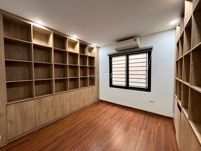 KHU VỰC LÕI CẦU GIẤ - DÂN XÂY- Ô TÔ QUA NHÀ- LÔ GÓC- 3 MẶT THOÁNG SÁN