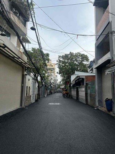 HXT sát MT Hoàng Sa P11Q3 3.5x14 (43m2 trệt 3 lầu) 7pn giá 8.9 tỷ tl