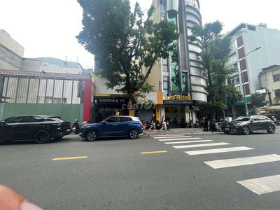 Cho thuê nhà góc 3mt cưc kỳ đẹp q1