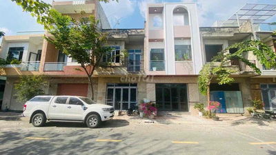 Nhà KDC gần Vincom 550, P Tân Đông Hiệp, TP Dĩ An.