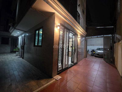 Bán nhà PHỐ Giang Biên phân lô ôtô đỗ cửa 47m 6 tầng mới tinh ở sướng