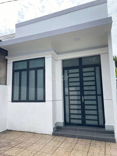 Kẹt tiền bán lỗ nhà sáu mươi mét ở Hóc Môn giá 430TR sổ riêng