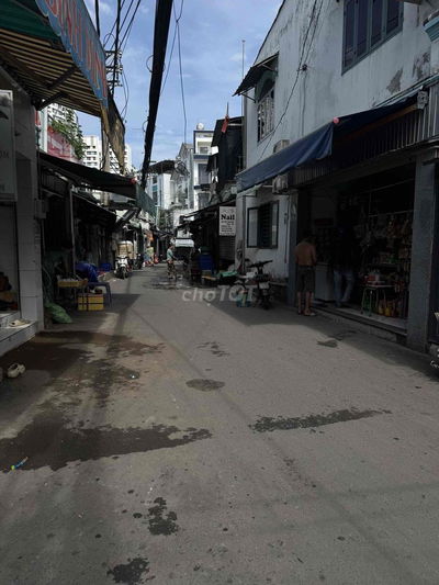 NHỈNH 1 TỶ HỘ KHẨU Q2