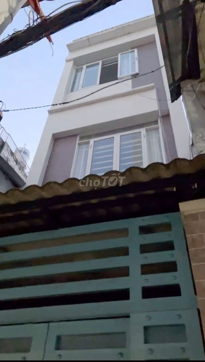 🔴 Nhà 3 tầng nở hậu hẻm Bến Vân Đồn P2Q4. Giá 3,7 tỷ TL