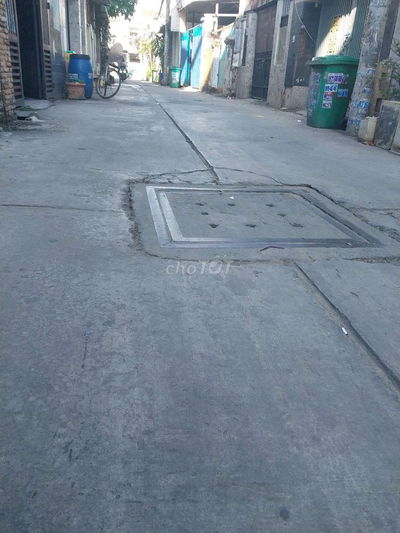 Nhà đường to thoáng mát ô tô tránh nhau thông tư hướng