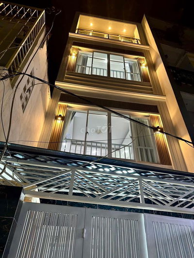 BÁN NHÀ PHAN VĂN TRỊ - 3,6m x 10m- 4 TẦNG-NGAY NGÃ 5 BÌNH HOÀ