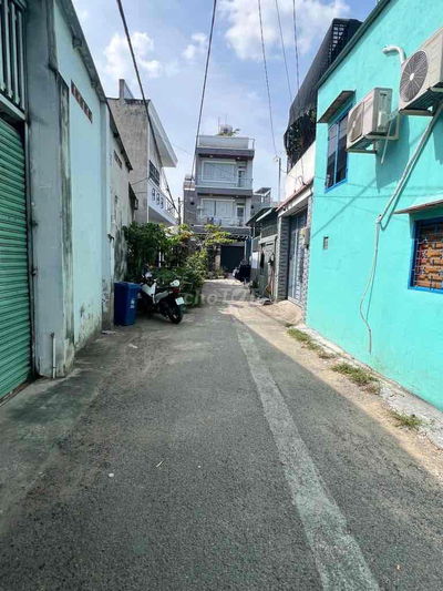 Ở HAY CHO THUÊ ĐỀU HỢP, 3 TẦNG, 2PN, 40M2, Ô TÔ TẬN CỬA, TNP Q9, XẤP X