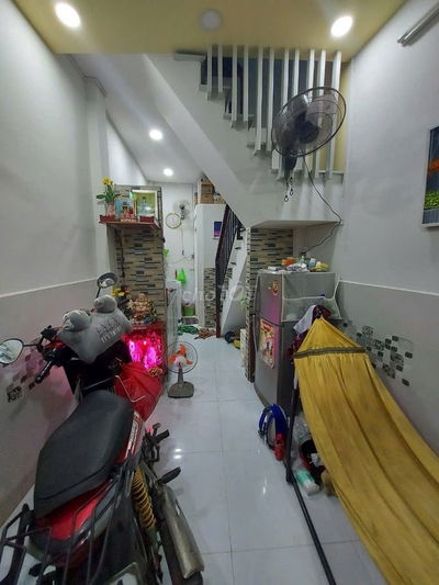 BÁN NHÀ ĐẸP LƯƠNG VĂN CAN P15 - SÁT MẶT TIỀN - 2 TẦNG 2PN - NHỈNH 2 TỶ