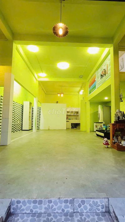 NHÀ MẶT TIỀN 1 LẦU , TRUNG TÂM