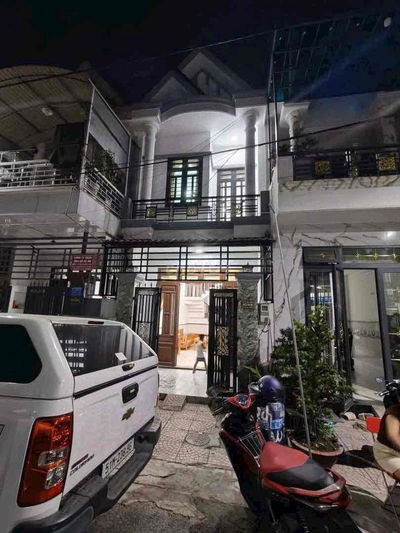 bán nhà trệt lầu đường nhựa 8 m, đã hoàn công gần siêu thị vincom