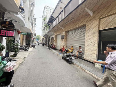 Chính chủ cần bán nhà ngay trung tâm Sài Gòn