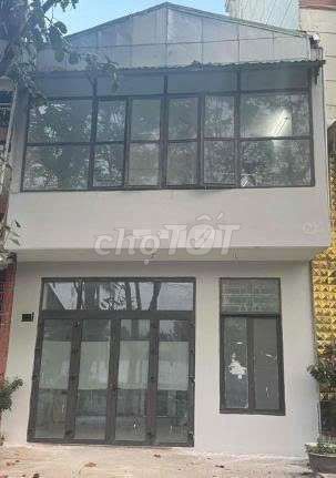 NHÀ ĐẸP 2 TẦNG TRỐNG SUỐT HỢP KD MẶT TIỀN NGUYỄN TẤT THÀNH