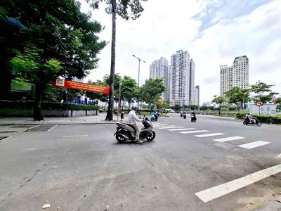 🏠 Ngay HXH Phó Đức Chính - 36m2(3.6x10) - 4tầng BTCT - gần Bến Thành