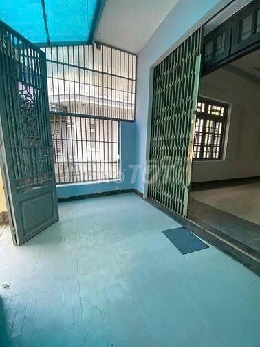 Nhà nguyên căn Đặng Thùy Trâm ,căn góc ,3 tầng (25tr/th )