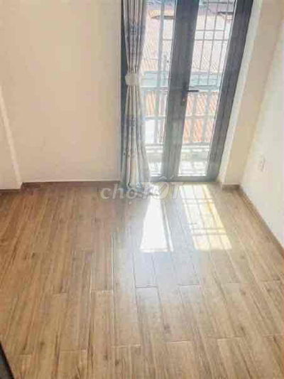 NGAY MẶT TIỀN HXT THÔNG TỨ PHÍA. 3TẦNG GIÁ 1,X TỶ.