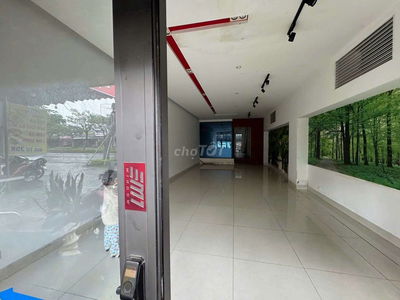 NHÀ 3.5 TẦNG DẠNG VĂN PHÒNG ĐẸP MẶT TIỀN NGUYỄN PHƯỚC LAN