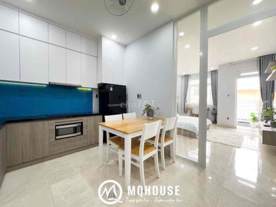 TÁCH BẾP, BAN CÔNG, THANG MÁY Q10 45m2