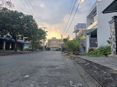 CHỦ CẦN BÁN LÔ ĐẤT FULL THỔ TẠI KDC MỸ DINH,TT CẦN GIUỘC,TÂY NINH