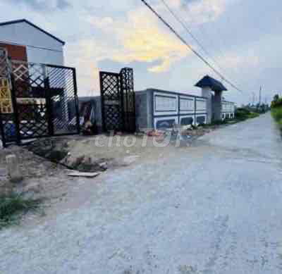 Bán đất thổ cư 5x45 đường Đan xe tải  phía trước giáp kênh mát mẻ