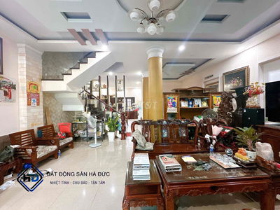 Biệt thự 8x20 đúc 3 lầu có hầm để xe gần UBND Quận 12