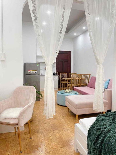 cho thuê chdv full nội thất, ban công, bồn tắm