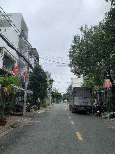 Chủ kẹt bán gấp MTNB Trần Thủ Độ. Dt 4.1m x 19m. Nở hậu. Giá 8.5 tỷ