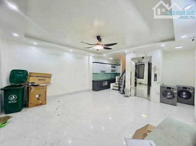 Bán CCMN Minh Khai 68m2, 5tầng, 14.5tỷ, Lô góc