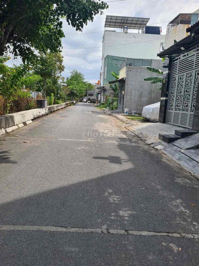 BÁN GẤP CĂN NHÀ THẠNH XUÂN 24 Q12 TPHCM . HẺM 2 XE HƠI ĐƯỜNG 7M .