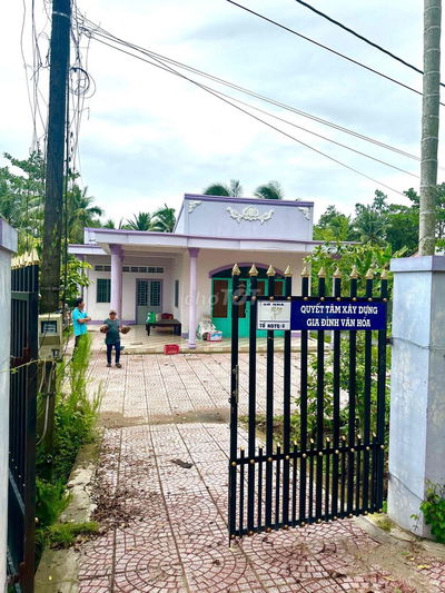 cần bán nhà cách cầu số 1 km xe hơi tới nhà