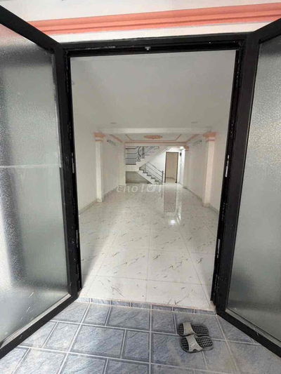 Nhà hót 91/ phạm văn chiêu p14 GV 5pn 15tr cho làm chdv