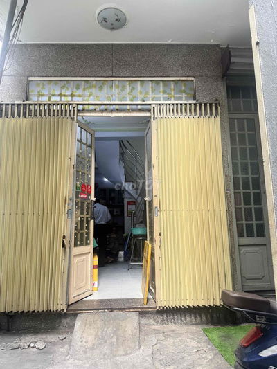 Bán nhà chính chủ Dương Bá Trạc Quận 8, 27m2, 3 tầng,4PN hẻm thông.