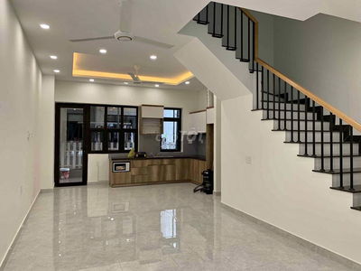 Cho thuê nhà trống 78m2 gần khu vực Đỗ Xuân Hợp, cầu Năm Lý