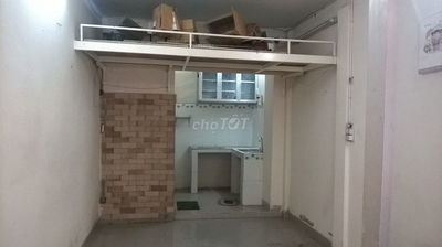 Nhà cho thuê nguyên căn 3m x 8m. Gần cầu Nguyễn Văn Cừ. 51A/4 PTH