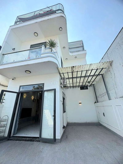 BÁN NHÀ 1 TRỆT 1 LẦU , CÓ NỘI THẤT , CÁCH HUỲNH VĂN LŨY 300M