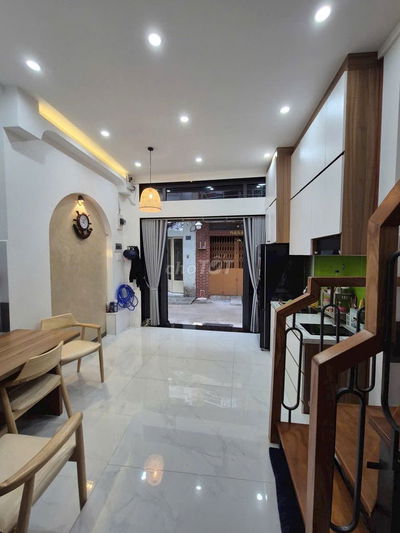 Bán Nhà Hẻm Nguyễn Tri Phương, mới 100%