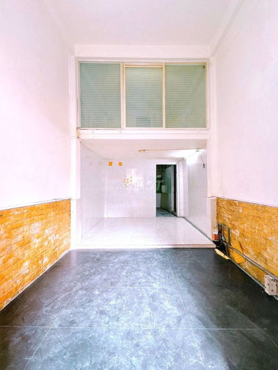 Tô Hiến Thành, CMT8 - 29m2 không QH LG - 4 tầng, cách 3 căn ra MT.