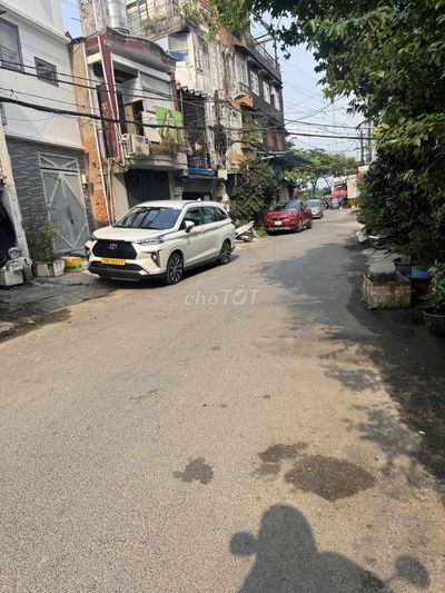 LINH XUÂN – NHÀ NỘI THẤT ĐẸP – HXH – NGANG 4.5M HIẾM – 40m² – GIÁ 3.83