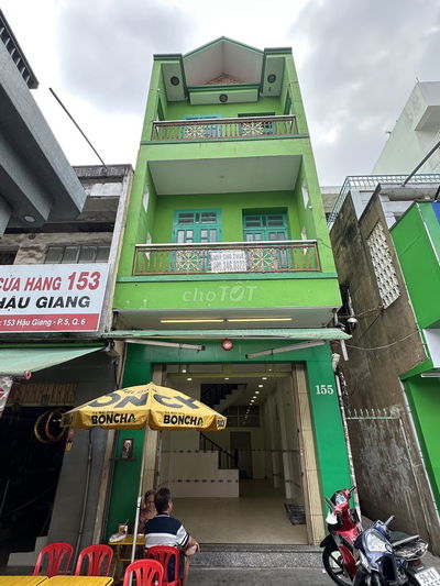 Cho thuê nhà mặt tiền 60m2, 2 tầng, 4 phòng ngủ đường Hậu Giang Q.6